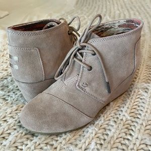💕 TOMS wedges 💕